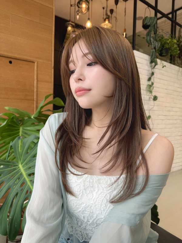 ハイレイヤー・ストレートヘア